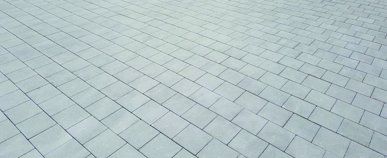 bachl-romana-slide-proof-stufe-einfassung-beton image 1