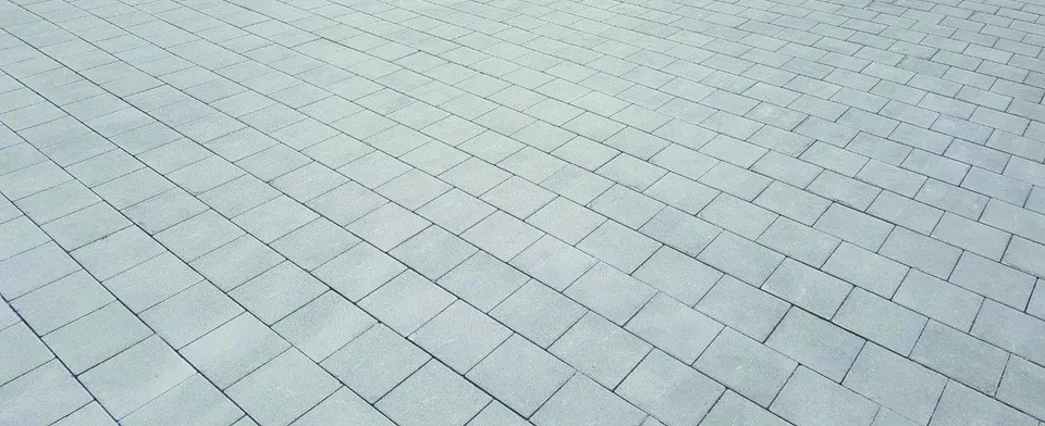 bachl-romana-slide-proof-stufe-einfassung-beton image 1