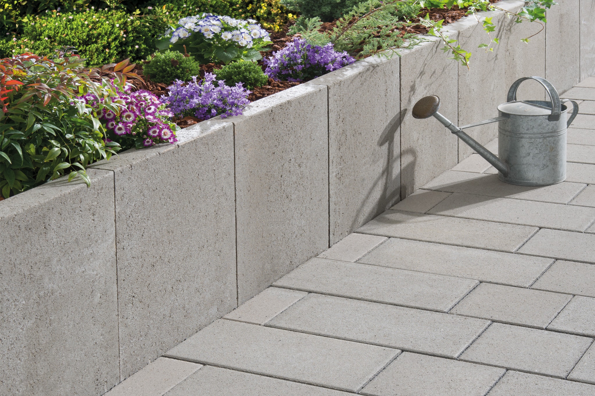 bachl-winkelsteine-mauerscheibe-beton-st-tzmauer-garten image 1