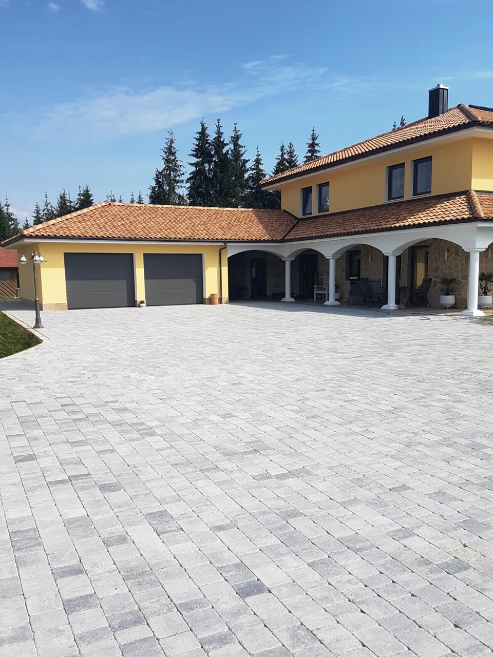 bachl-milano-einfassung-stufe-beton-randstein-grau image 1