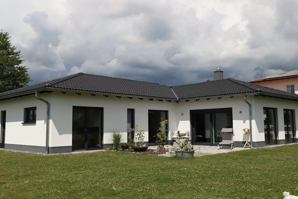bachl-kunststoffhaust-r-eingangst-r-w-rmeschutz image 1